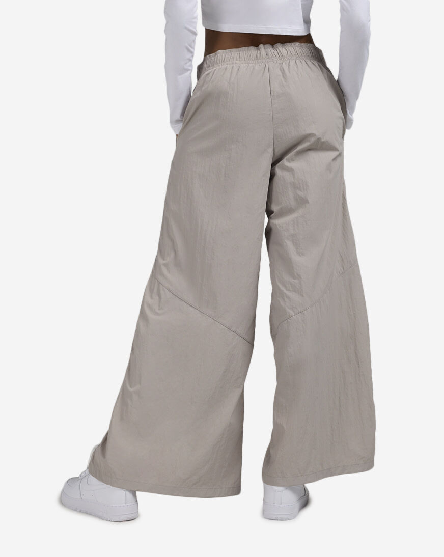 Shop Nike NSW Wide-Leg Woven Pants IH8508-011 grey | SNIPES USA