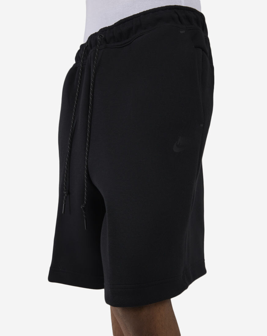 Shop Nike Tech Fleece Shorts IM0693-010 black | SNIPES USA