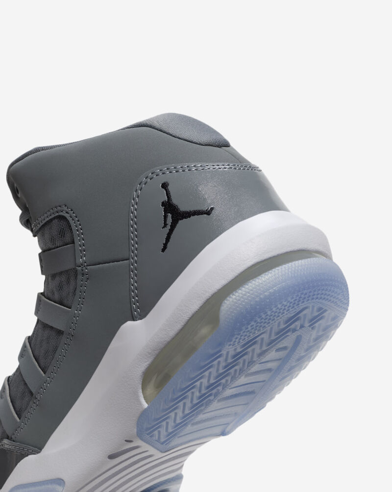 Jordan Big Kids' Max Aura AQ9214-010 Grey 9