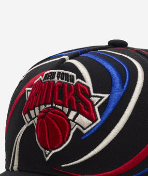 New York Knicks Pro Pinch Swirl Snapback Hat