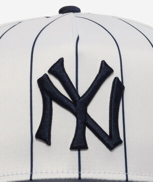 9Fifty New York Yankees Satin Pinstripe Snapback Hat