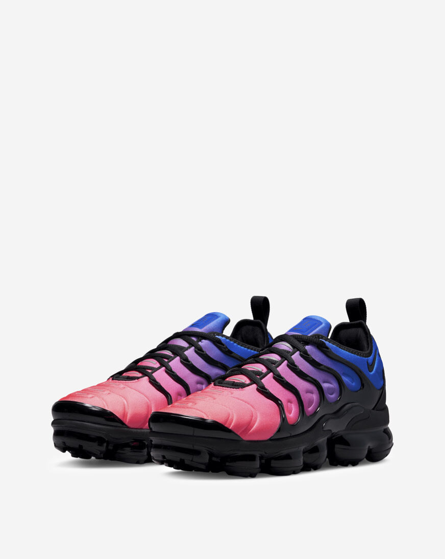 pink and blue vapormax plus