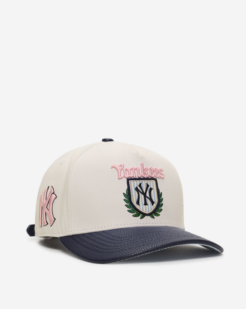 New York Yankees Easter Pro Pinch Snapback