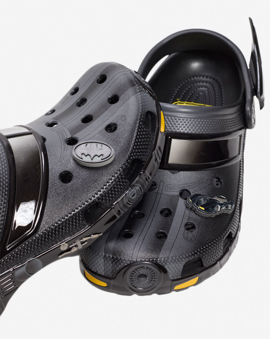 Shop Crocs Batman x Classic Clog 210219-001 black | SNIPES USA