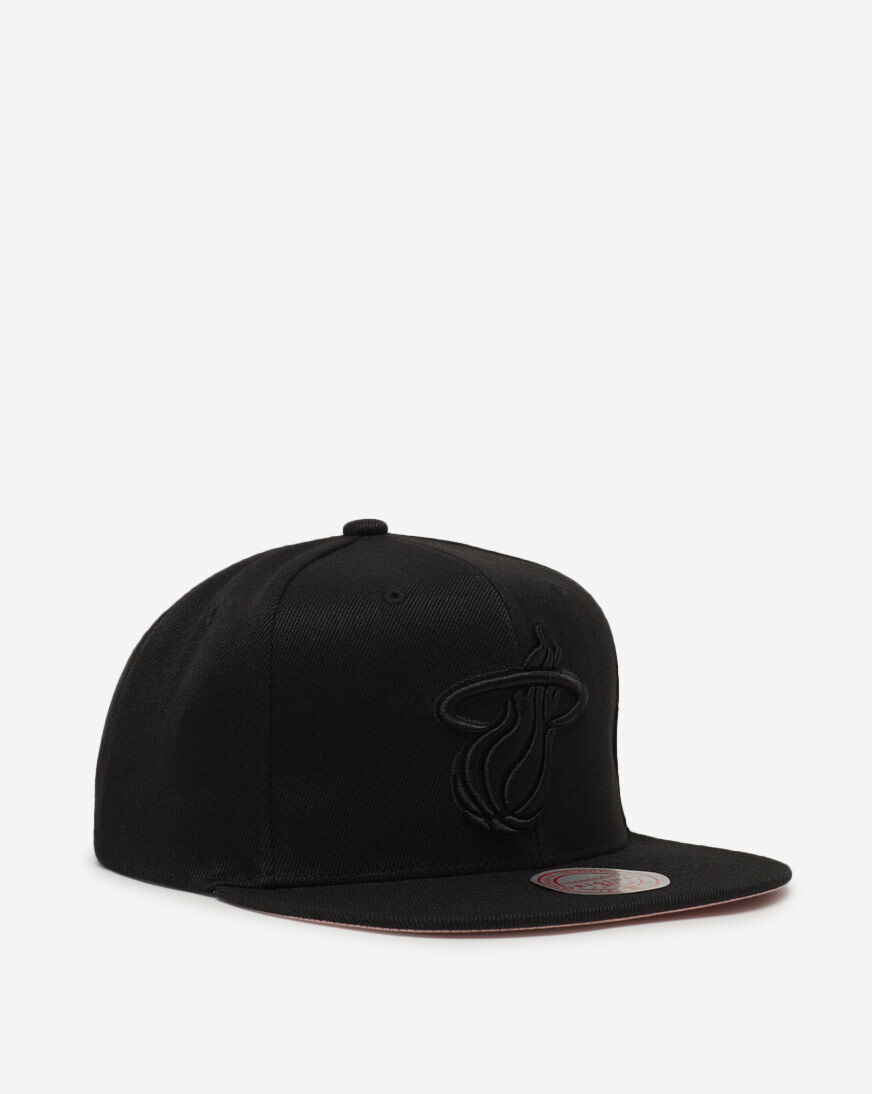 Shop Mitchell & Ness Miami Heat Pink Moon Snapback 6HSSDX21102-MHEBLCK  black | SNIPES USA