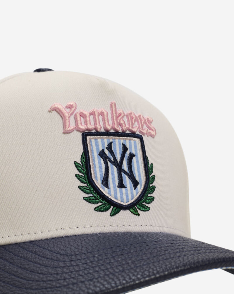 New York Yankees Easter Pro Pinch Snapback
