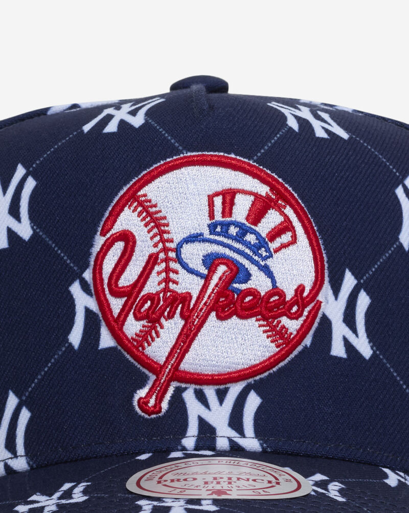 Mitchell  Ness New York Yankees Pro Pinch Step N Repeat Snapback Hat HP18121-NYYNAVY Blue 2