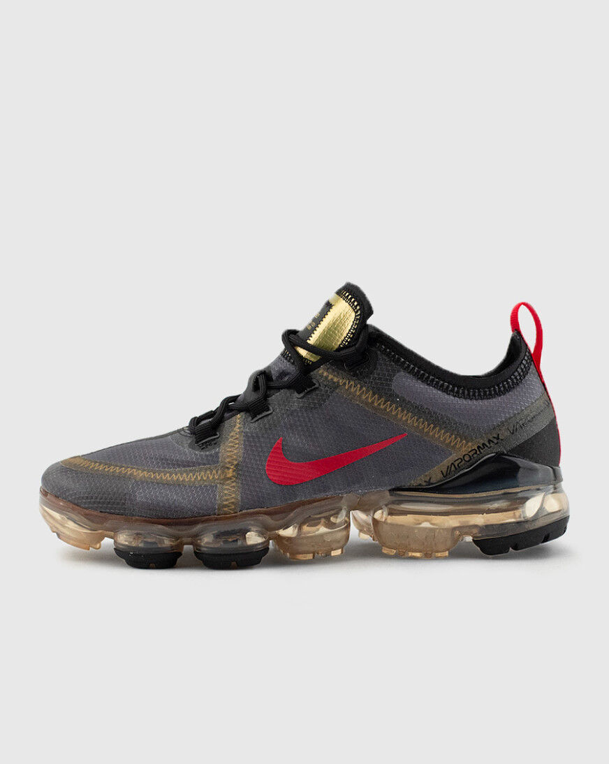 nike air vapormax women's black and gold
