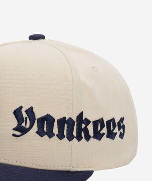 New York Yankees Pro Pinch Old English Fit Snapback Hat