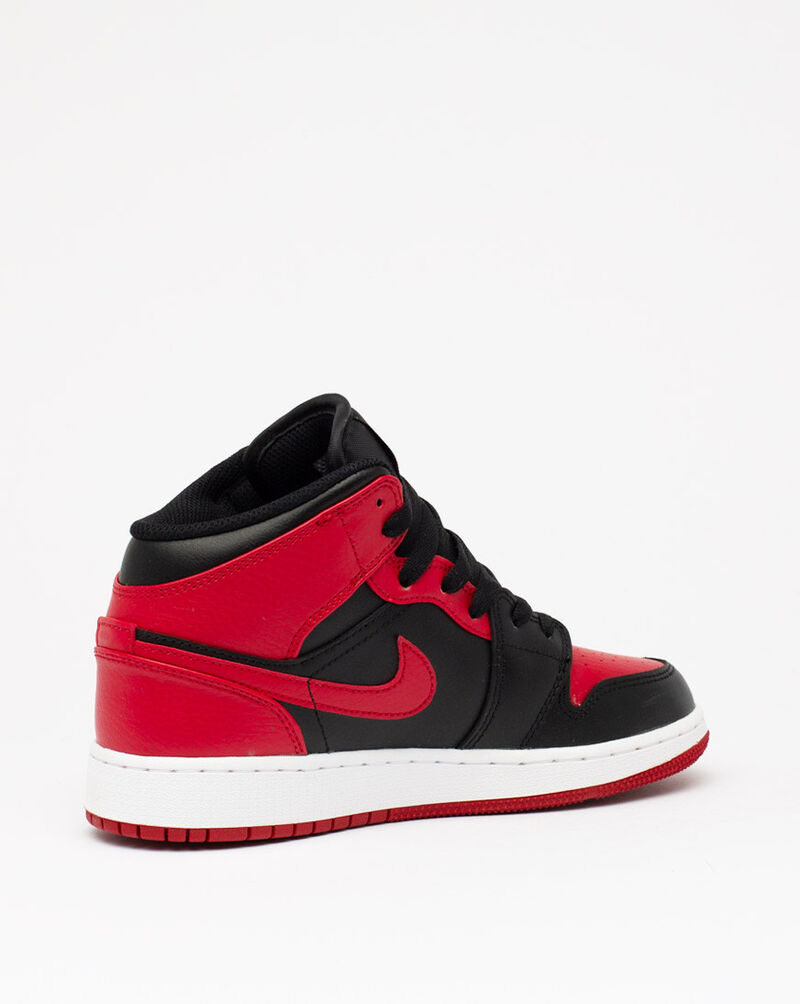 Snipes jordans mid clearance