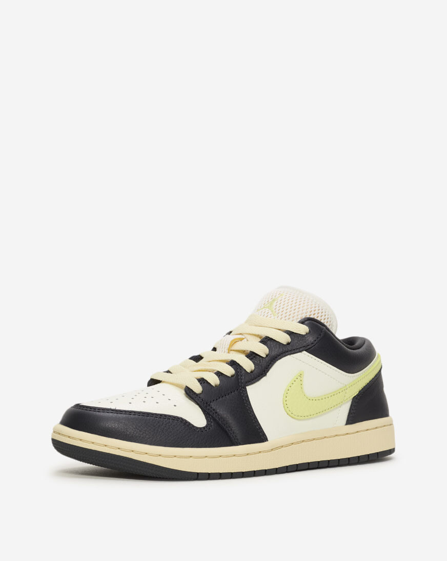 Shop Jordan Air Jordan 1 Low SE HQ3009-003 black | SNIPES USA