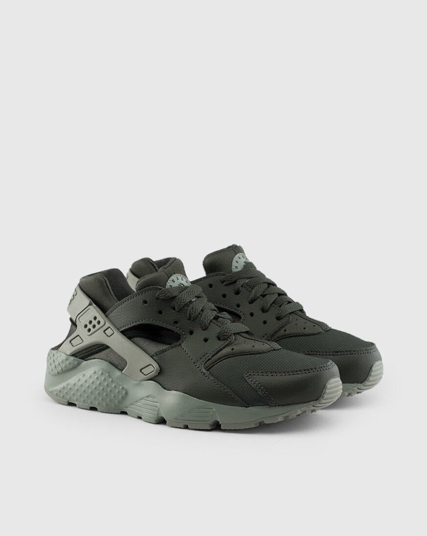 white huaraches grade school