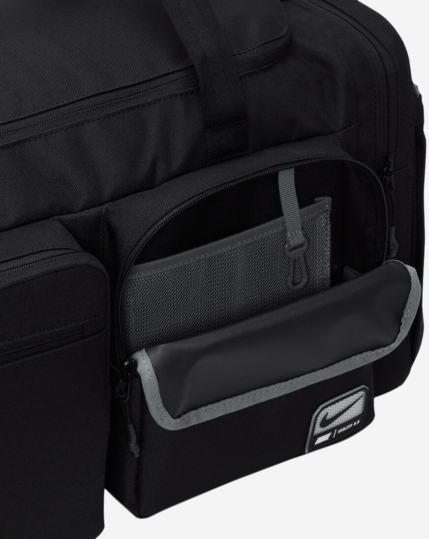 Shop Nike Utility Power 2.0 Duffel Bag FN4208-010 black | SNIPES USA
