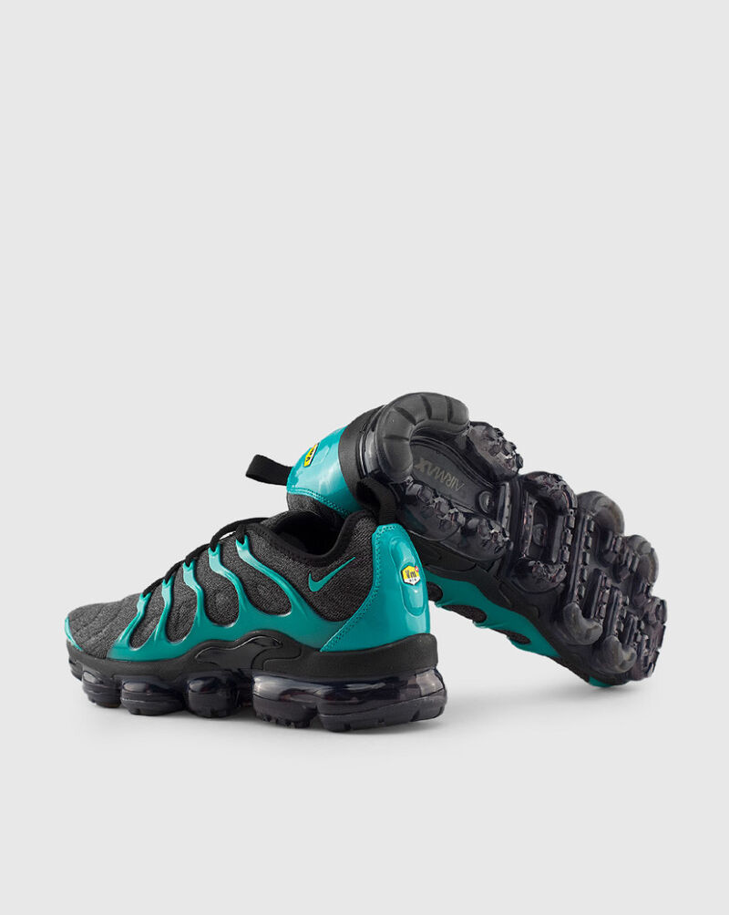 Nike vapormax plus emerald clearance