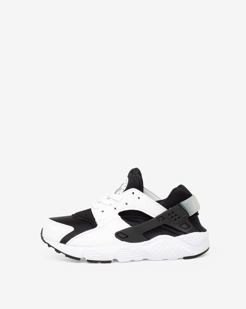 nike tanjun tennis shoes
