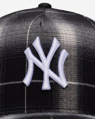 9Fifty New York Yankees A-Frame Plaid Snapback Hat 9Fifty New York Yankees A-Frame Plaid Snapback Hat