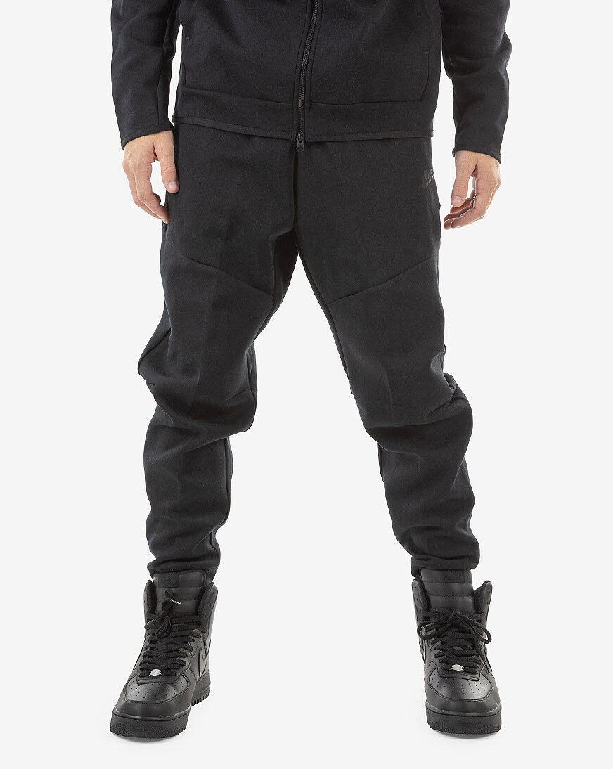 Tech fleece joggers black outlet