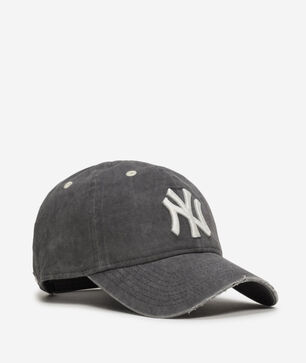 9Twenty New York Yankees Distressed Adjustable Hat