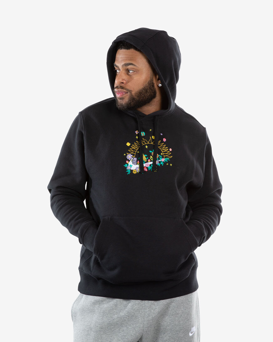 nike club hoodie snipes