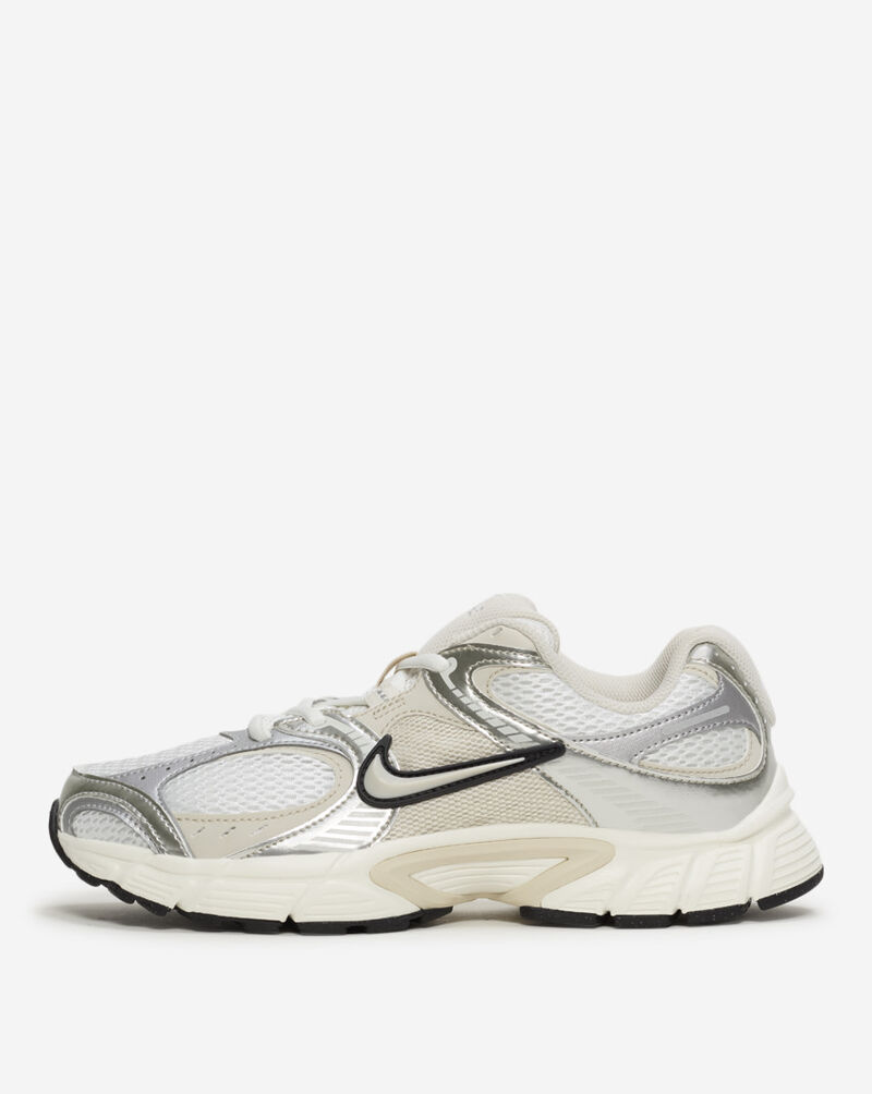 Nike V5 RNR HQ7901-104 cream 1