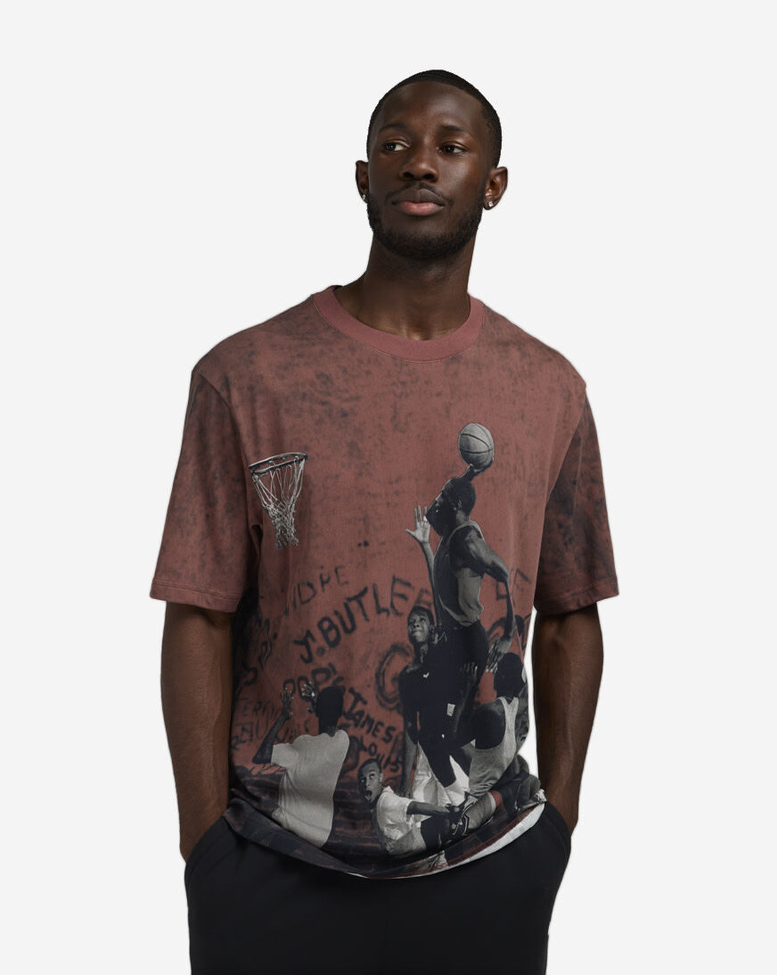 Shop Jordan Air Jordan 85 Graphic T-Shirt HJ2362-659 red | SNIPES USA
