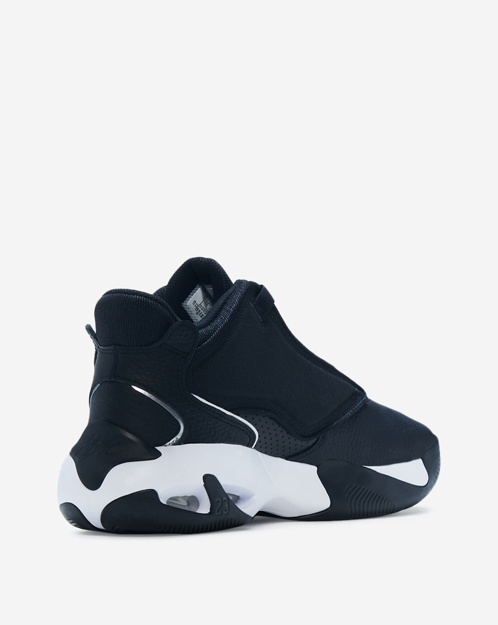 jordan max aura white and black