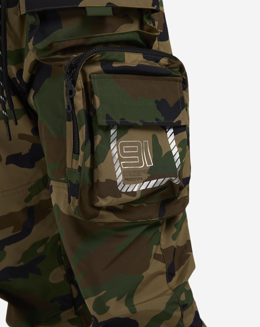 Shop Smoke Rise Utility Nylon Joggers WP25182SNZ-CAM camo | SNIPES USA