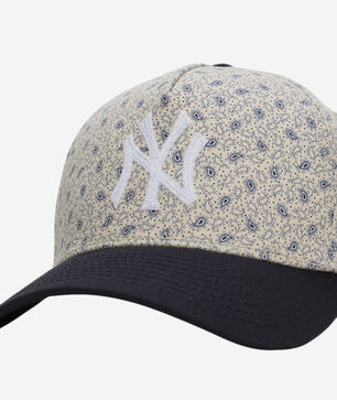 9Forty New York Yankees A-Frame Micro Print Energy Snapback Hat