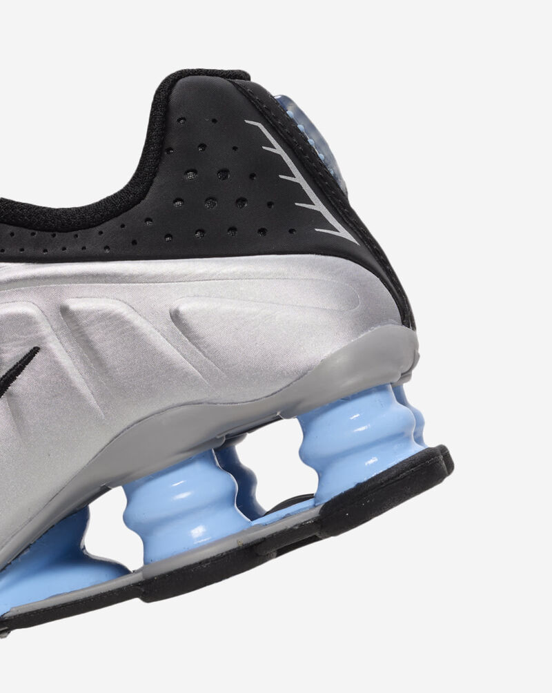 Nike Big Kids' Shox R4 CW2626-004 silver 8