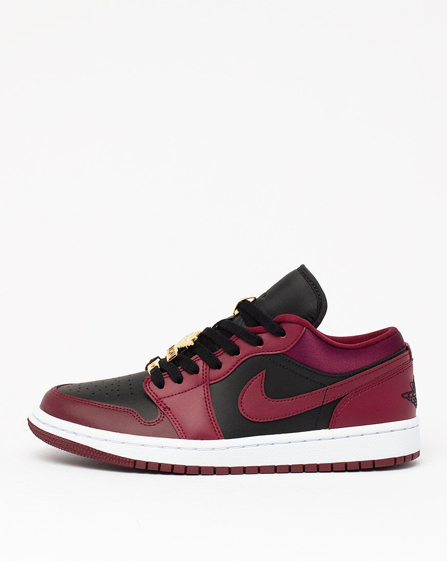 snipes jordan 1 royal toe