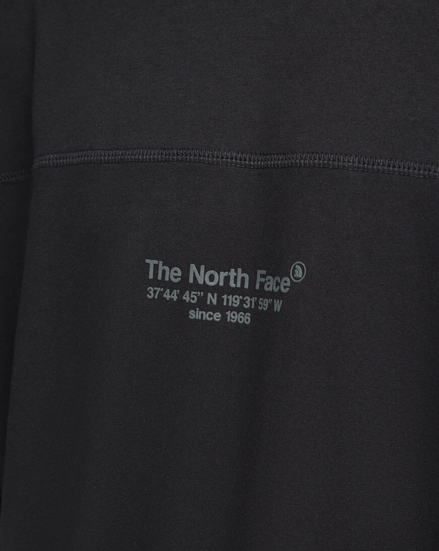 【送料&関税込】The North Face Black T-shirt With Maxi Logo Shop The North Face Axys Tee NF0A86W6-JK3 black | SNIPES USA