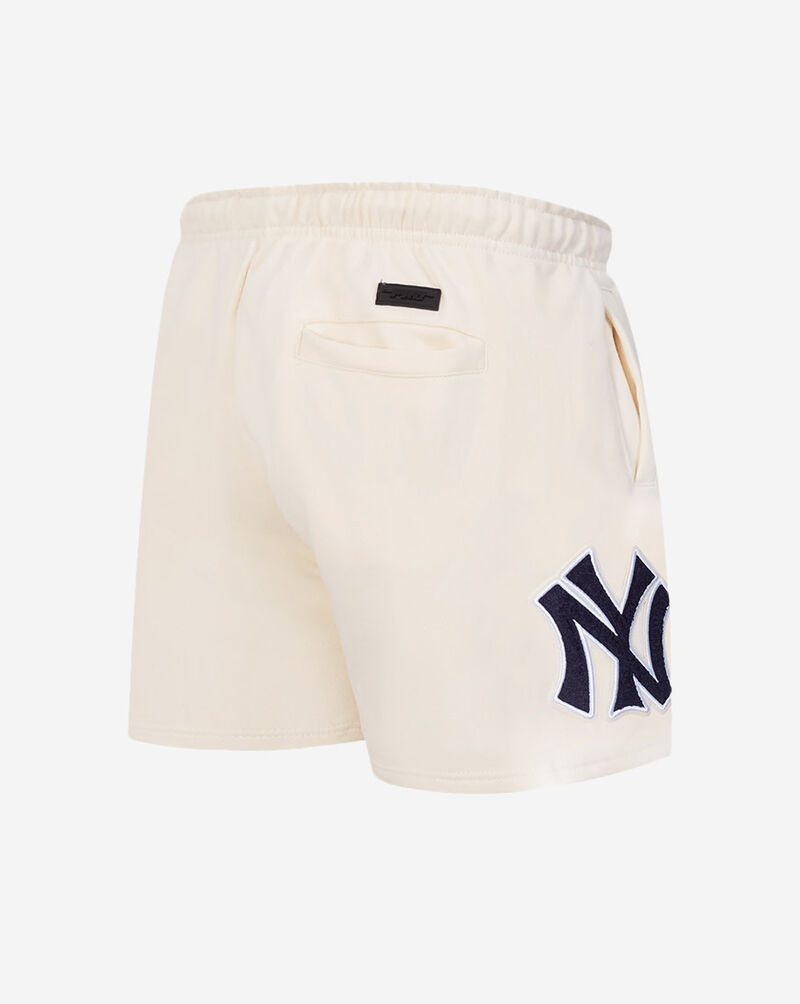 PRO STANDARD New York Yankees Retro Classic Fleece Short  LNY335129-EGG cream 3