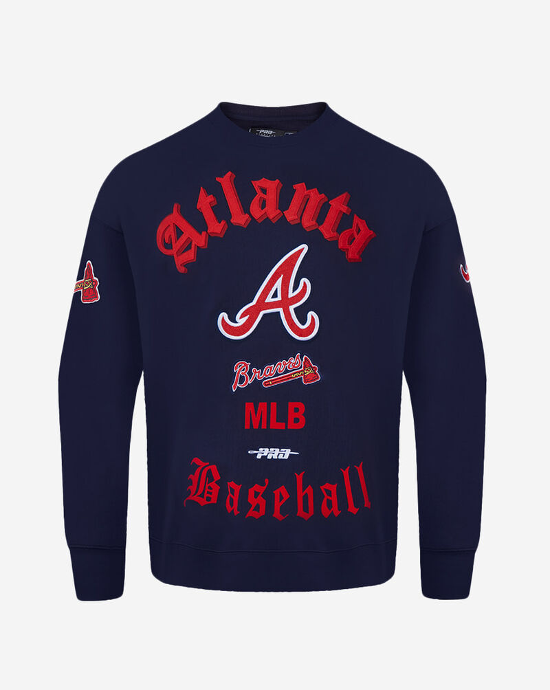 PRO STANDARD Atlanta Braves Old English Fleece Crewneck LAB5314638-MDN Blue 1