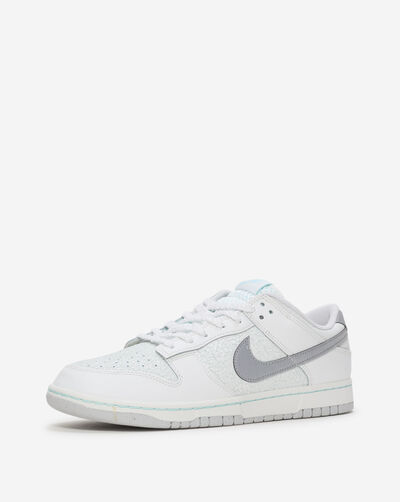Dunk Low SE