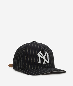 9Forty New York Yankees A-Frame Dotted Pinstripe Energy Snapback Hat 