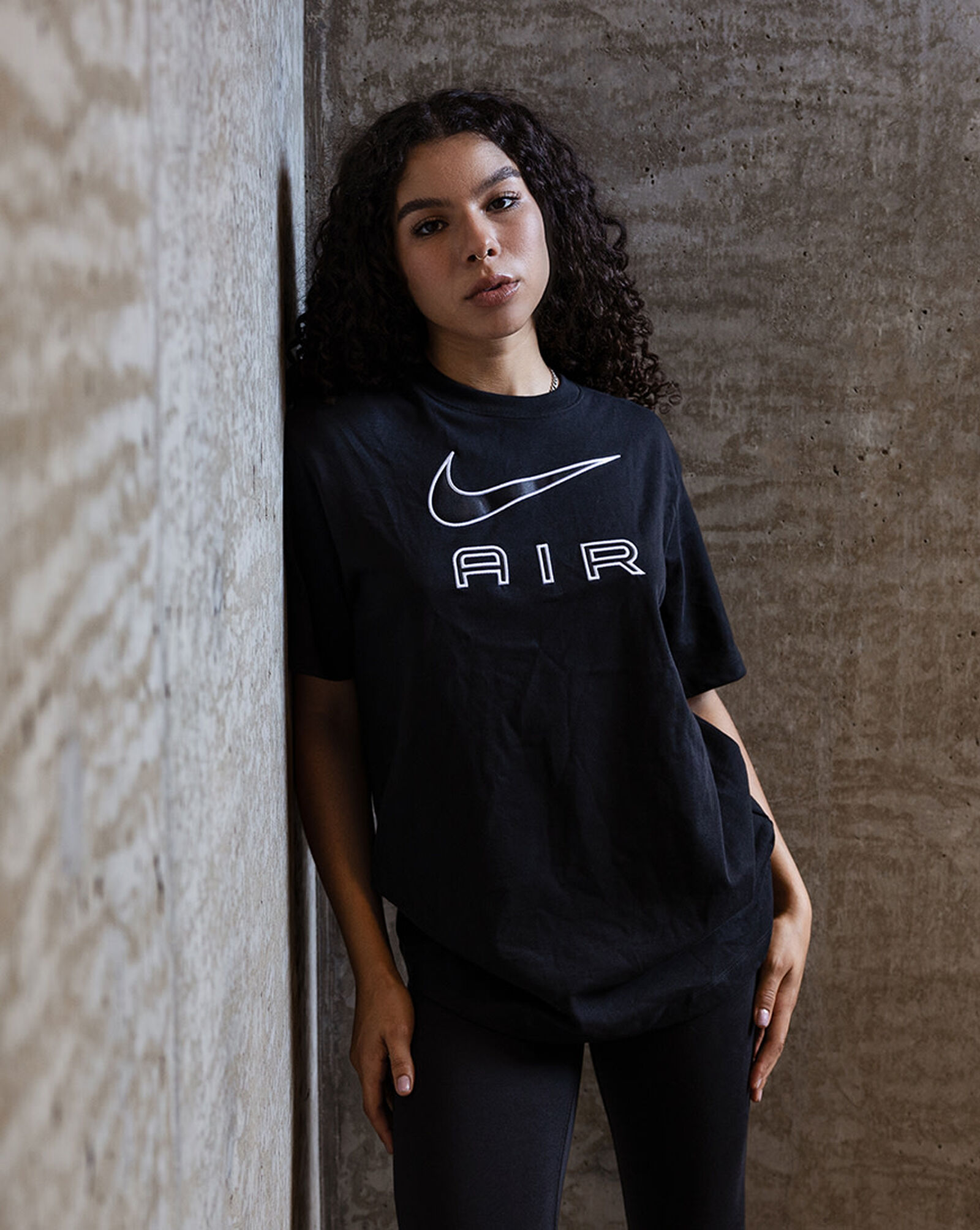 Shop Nike NSW Air Boyfriend Tee DR8982-010 black | SNIPES USA