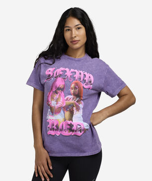 Sexyy Red Money Pose