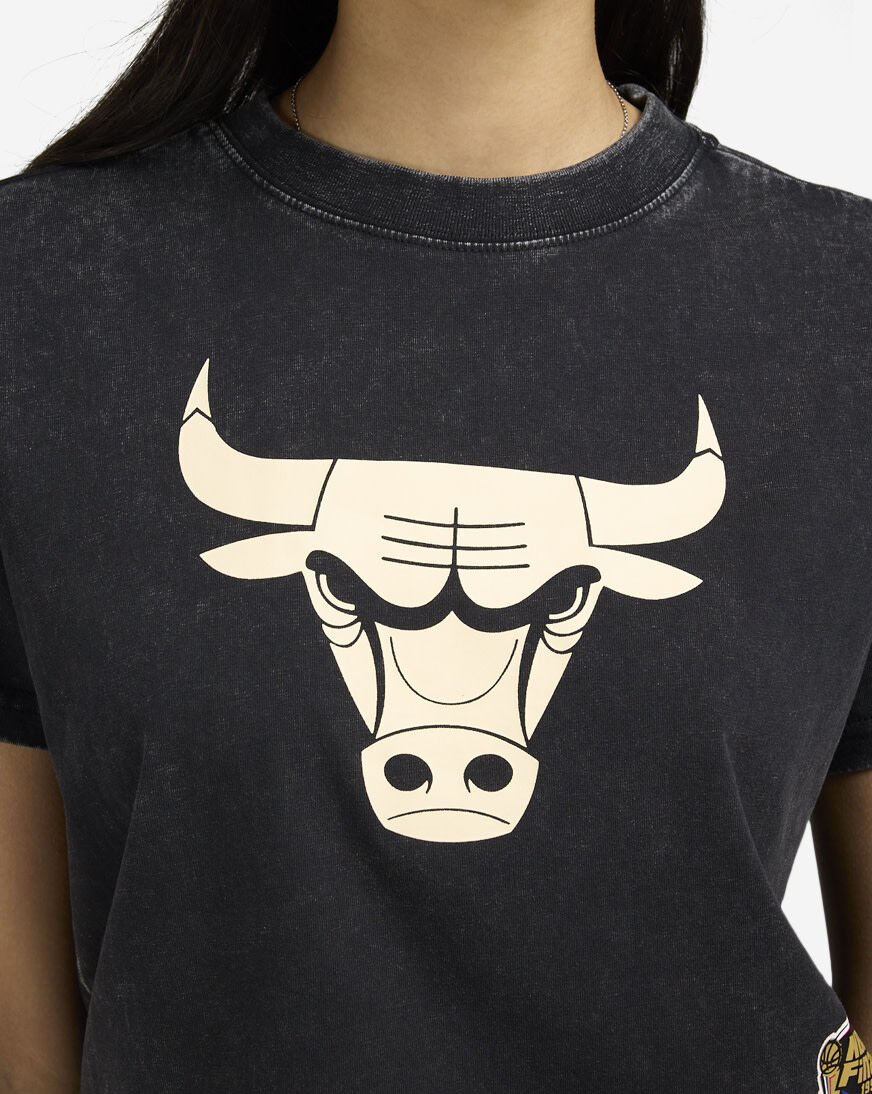 Shop Mitchell Ness Chicago Bulls Boxy Tee TP8488-CBUBLCK Shop Mitchell Ness Chicago Bulls Boxy Tee TP8488-CBUBLCK