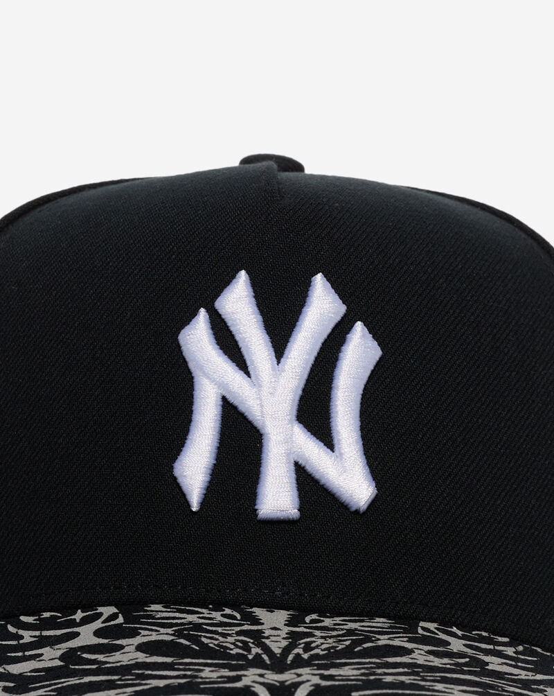 Mitchell  Ness New York Yankees Pro Pinch Tribal Shine Snapback Hat HP20522-NYYBKSV Black 2