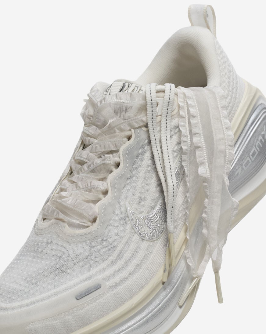 Shop Nike Vomero Plus IM8331-001 white | SNIPES USA