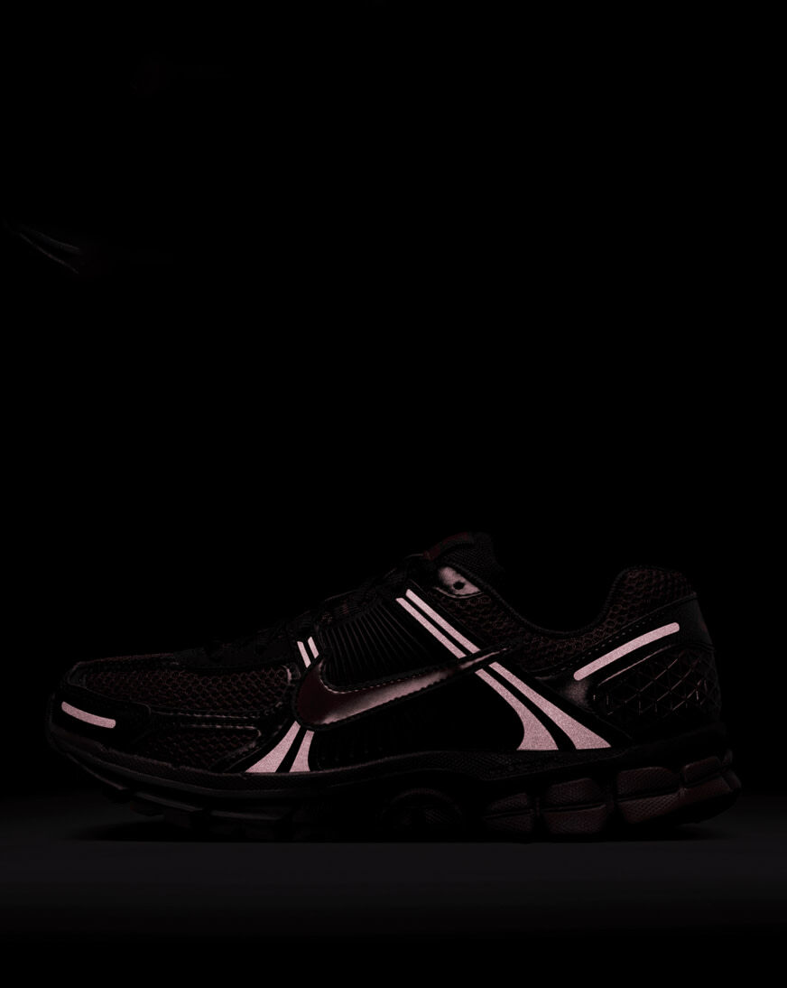 Shop Nike Zoom Vomero 5 IB8929-002 black | SNIPES USA
