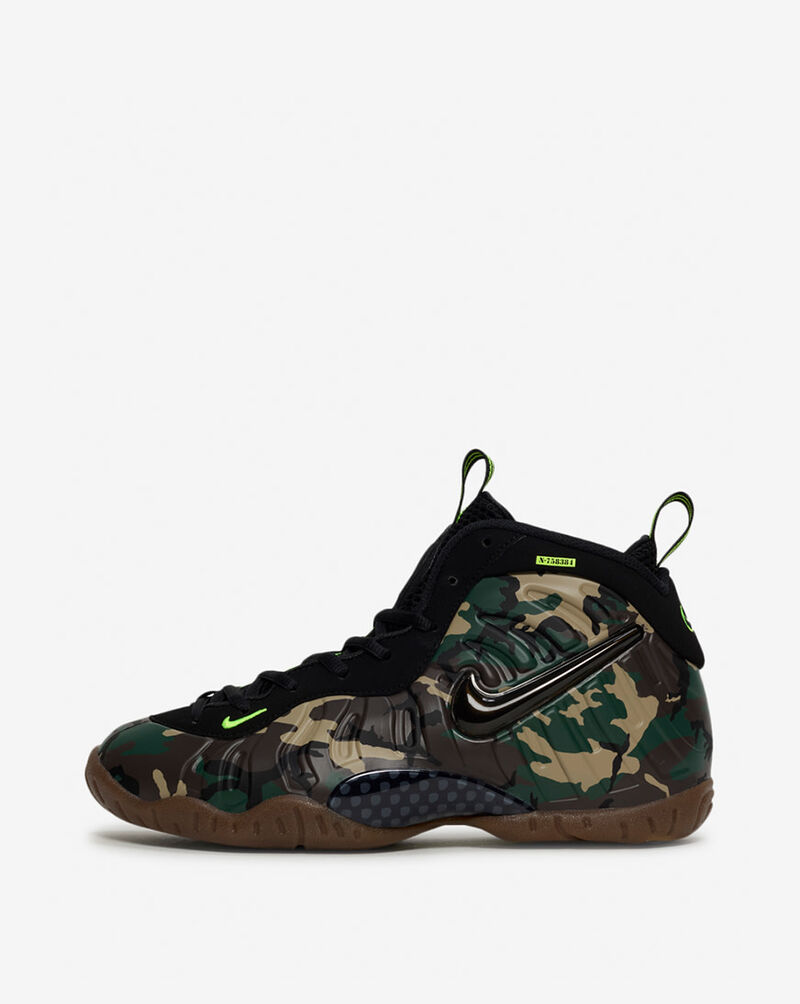Nike Big Kids' Air Foamposite Pro Premium IV7555-001 Camo 1
