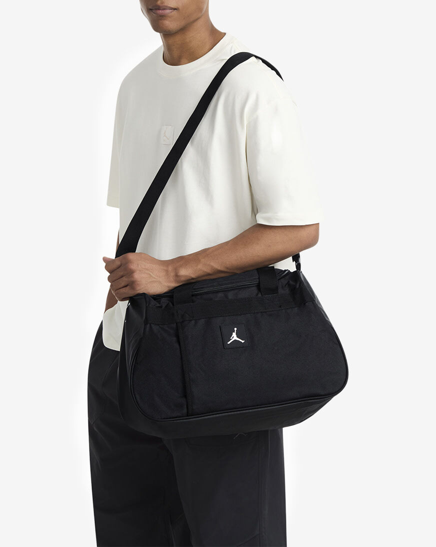 Shop Jordan Essential Duffle Bag MA0874-023 black | SNIPES USA