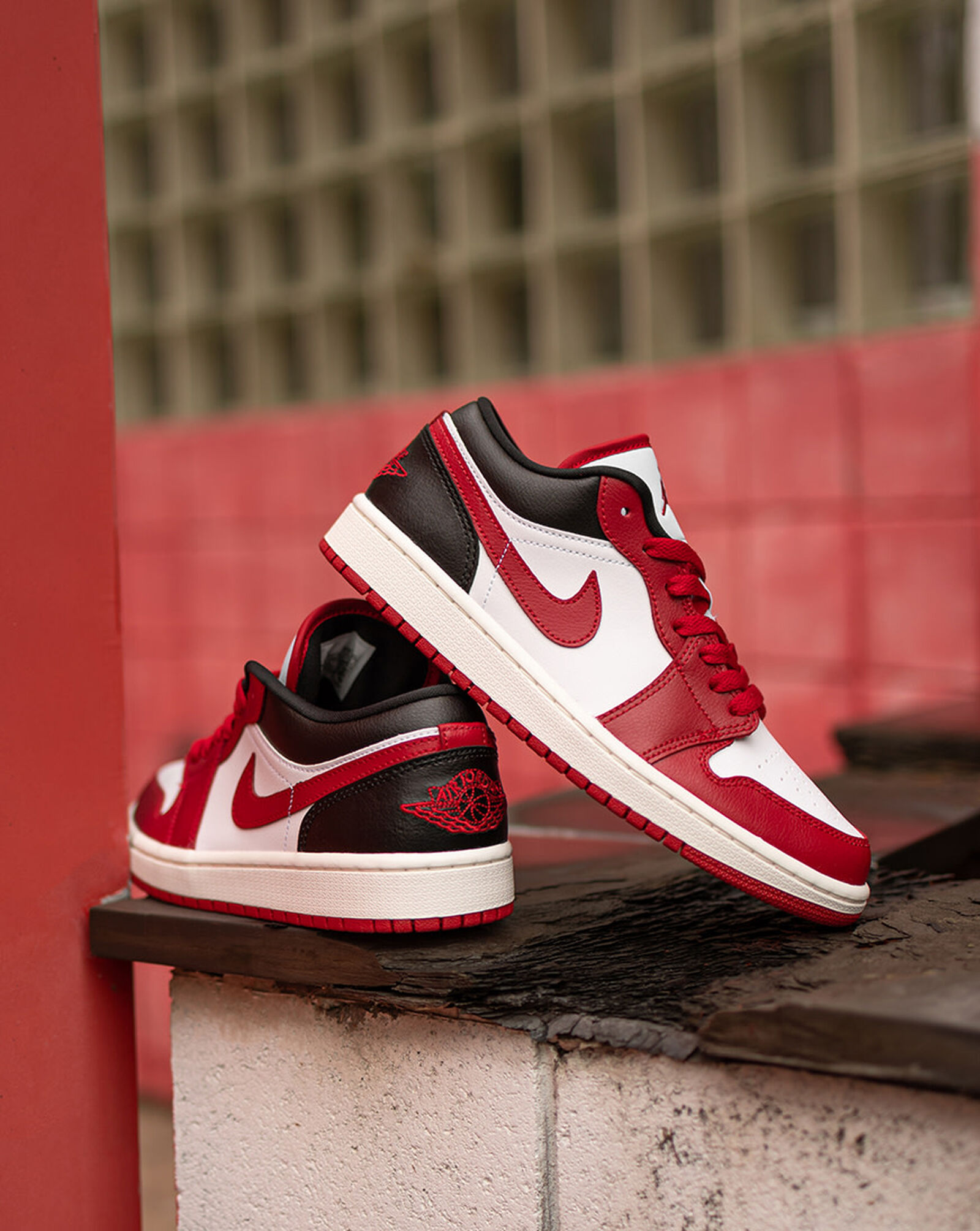 Shop Jordan Air Jordan 1 Low DC0774-160 red