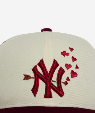 59Fifty New York Yankees V-Day Fitted Hat