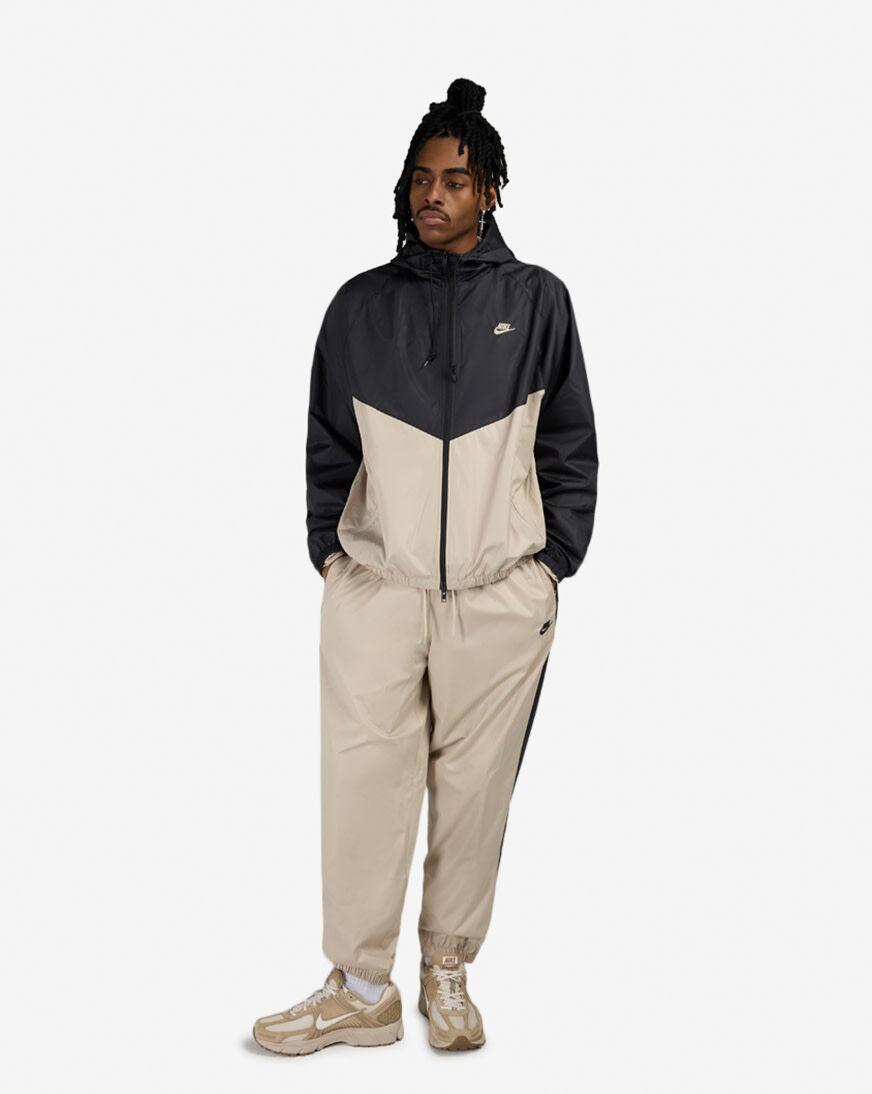 Shop Nike Windrunner Lined Jacket HV8369-011 black | SNIPES USA
