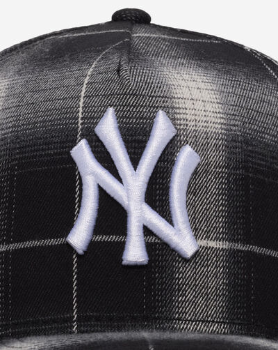 9Fifty New York Yankees A-Frame Plaid Snapback Hat