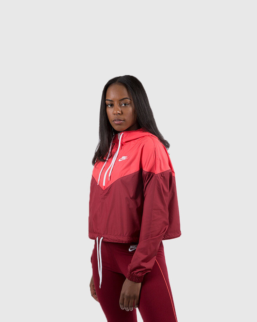 nike crop windrunner