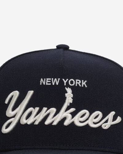 9Fifty New York Yankees Local Play A-Frame Snapback Hat