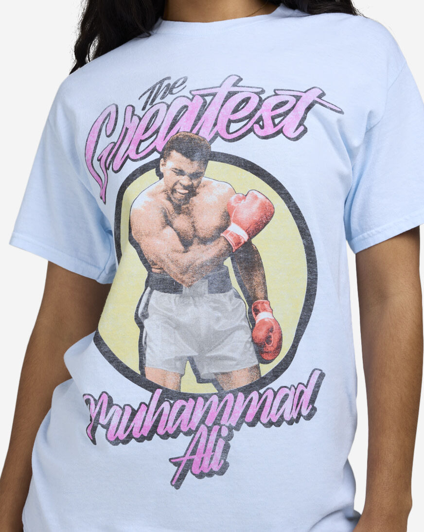 Shop Graphic Tees All The Greatest Tee MUA1190XX blue | SNIPES USA